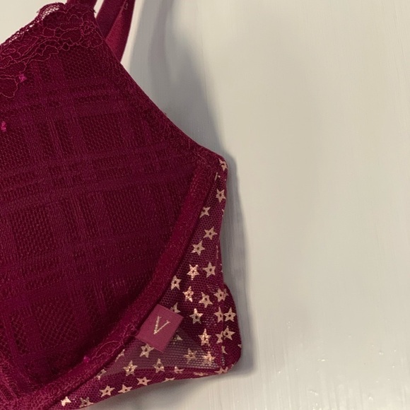 Nwt  VS - Convertible  Sexy Tee Lightly lined Demi bra, size 34C - Picture 6 of 9